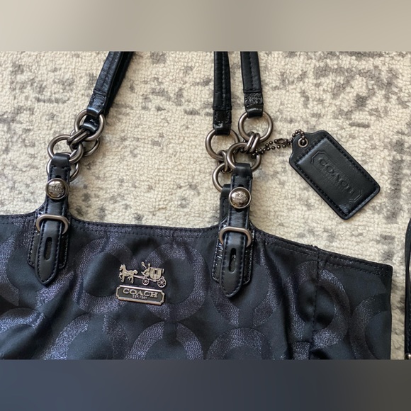 Coach Mia Signature Tote Purse Black with Wristlet - Picture 4 of 7